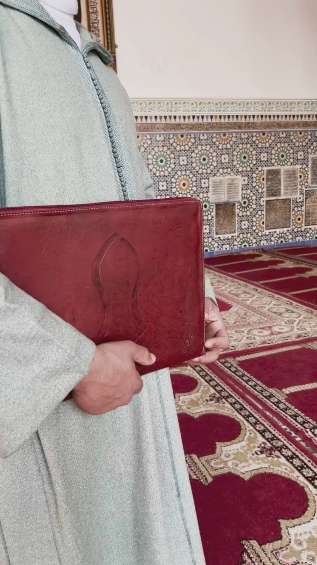 Nalayn Leather Laptop Sleeve